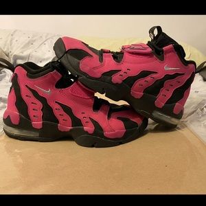Nike Diamond Turf Size 10 Pink